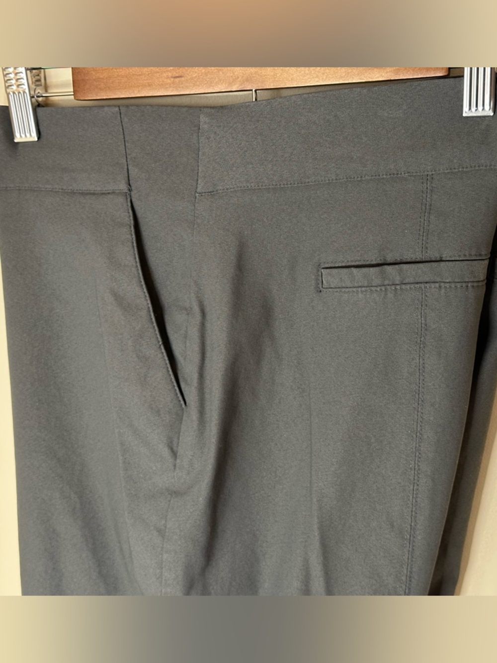 Simply Vera Wang XXL Pull On Capri Dress Pants in Dark Grey 23” Inseam 40” Waist - Picture 3 of 6